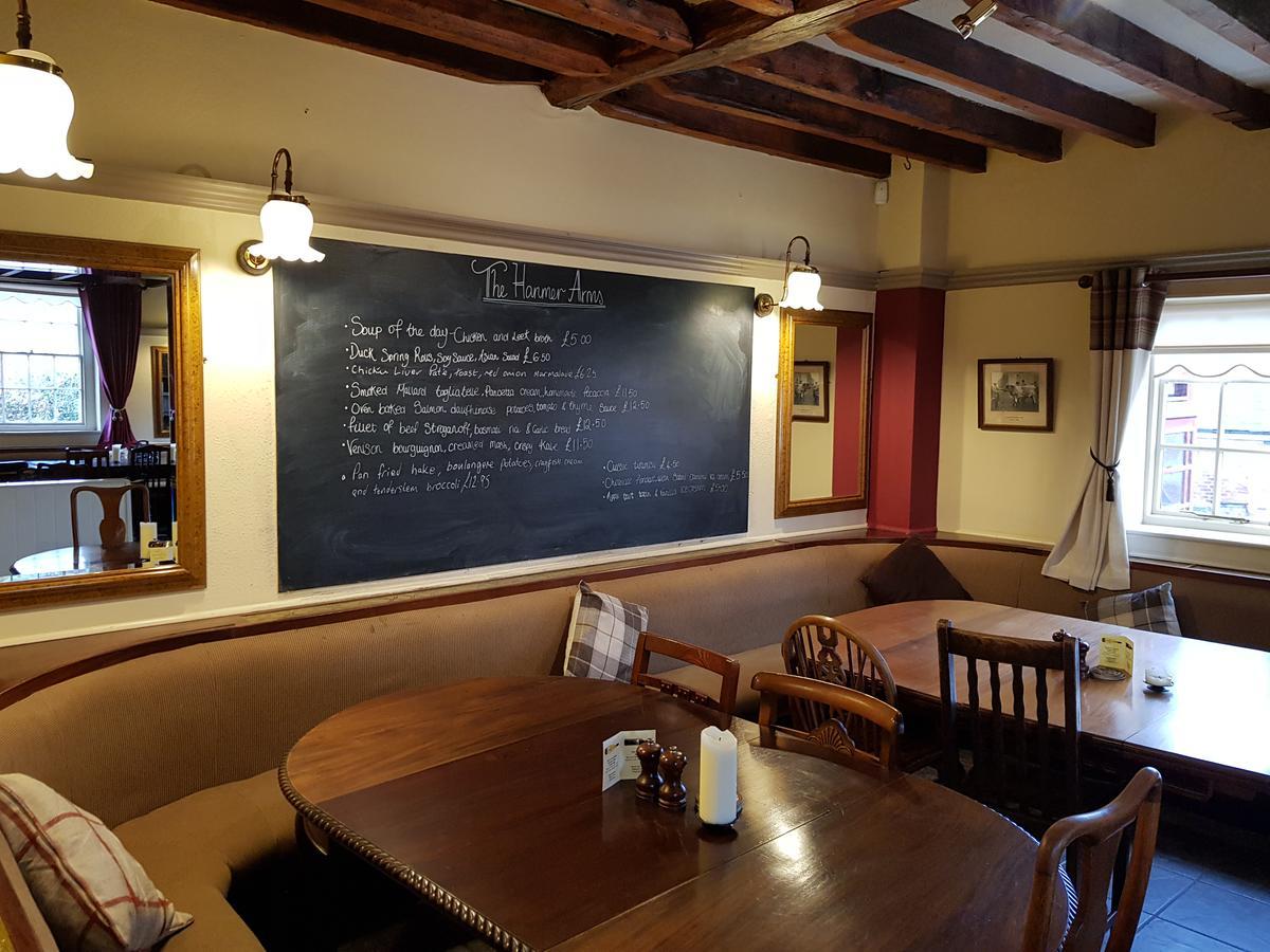 Hanmer Arms エクステリア 写真